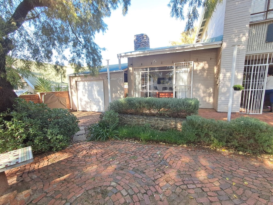 To Let Commercial Property for Rent in Arboretum Free State